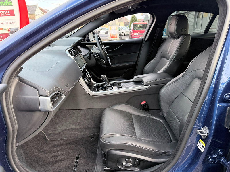 Jaguar XE 2.0 D200 MHEV R-Dynamic HSE Auto Euro 6 (s/s) 4dr 4dr Automatic 2026