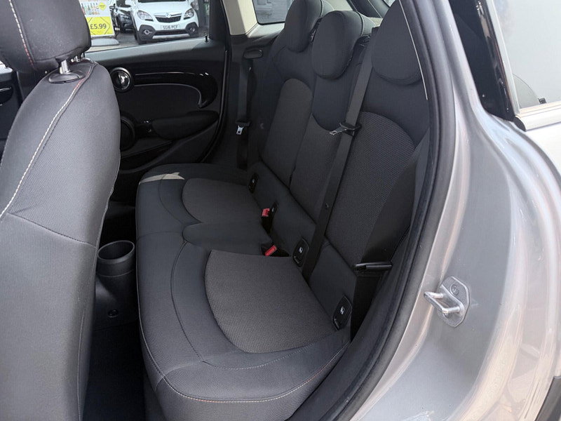 MINI Hatch 1.5 Cooper Classic Euro 6 (s/s) 5dr 5dr Manual 2026