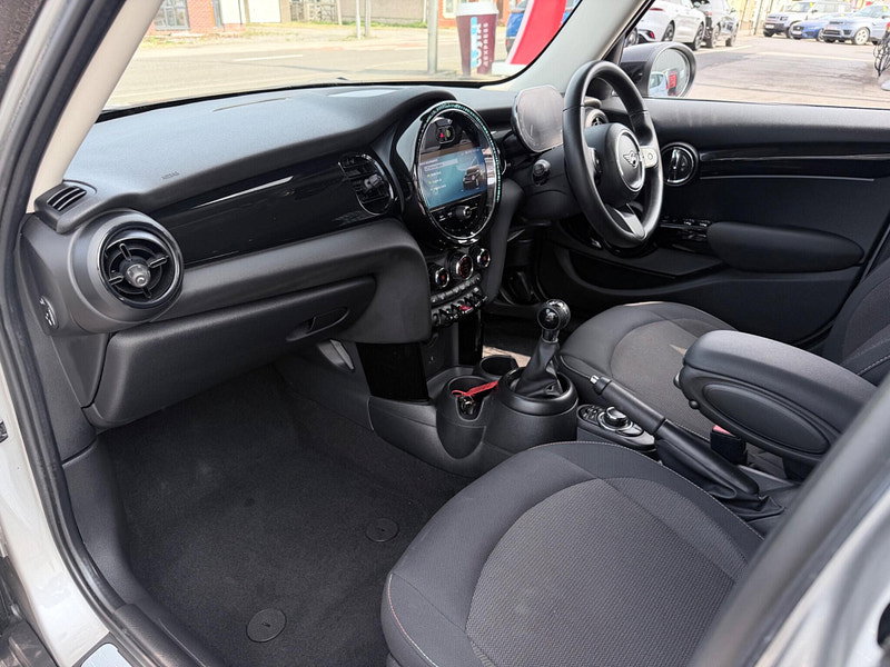 MINI Hatch 1.5 Cooper Classic Euro 6 (s/s) 5dr 5dr Manual 2026