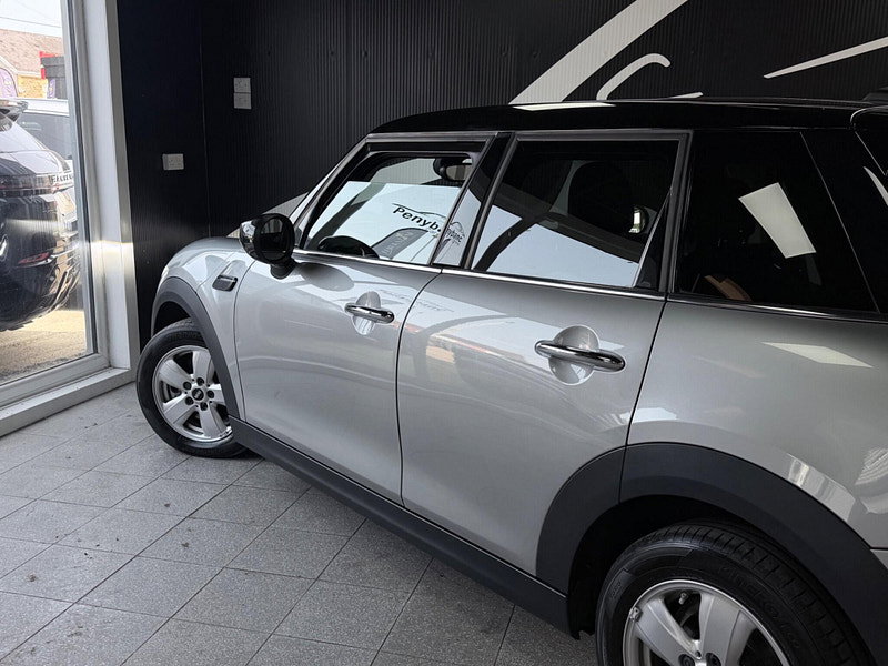 MINI Hatch 1.5 Cooper Classic Euro 6 (s/s) 5dr 5dr Manual 2026