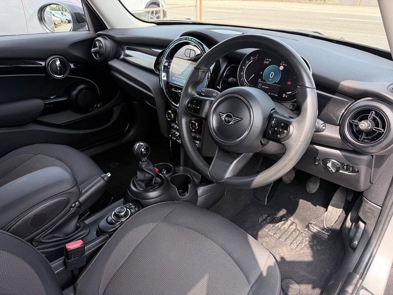 MINI Hatch 1.5 Cooper Classic Euro 6 (s/s) 5dr 5dr Manual 2026