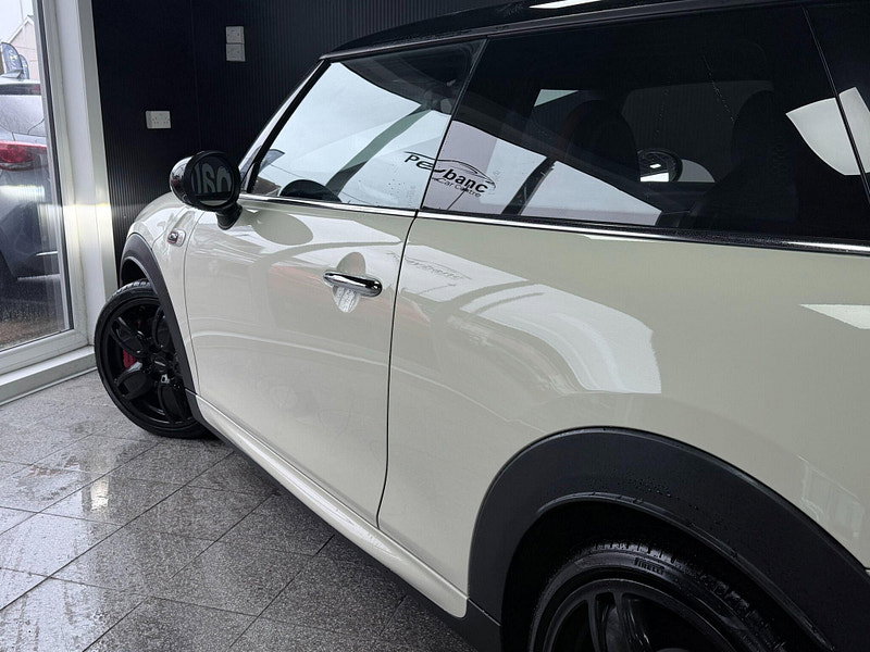 MINI Hatch 2.0 John Cooper Works Euro 6 (s/s) 3dr 3dr Manual 2026