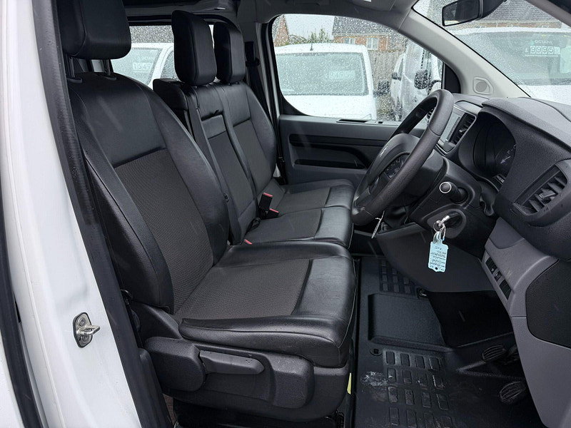 Peugeot Expert 1.5 BlueHDi 1000 Professional Compact Panel Van SWB Euro 6 (s/s) 6dr 6dr Manual 2026