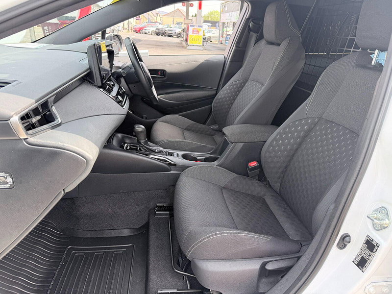 Toyota Corolla 1.8 VVT-h CVT Euro 6 (s/s) 5dr 5dr Automatic 2026
