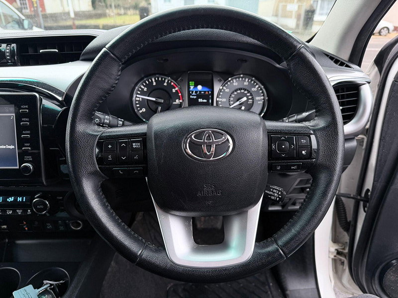 Toyota Hilux 2.8 D-4D Invincible Auto 4WD Euro 6 (s/s) 4dr 4dr Automatic 2026