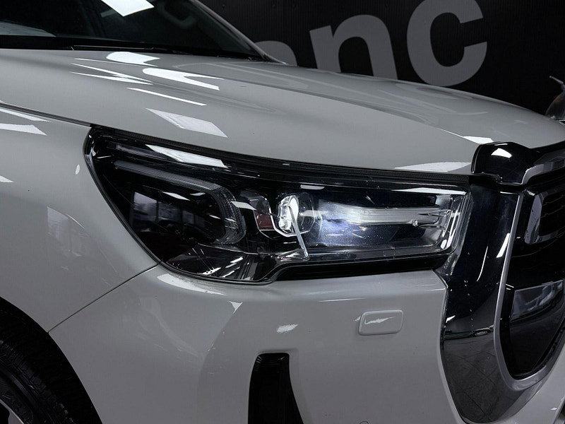 Toyota Hilux 2.8 D-4D Invincible Auto 4WD Euro 6 (s/s) 4dr 4dr Automatic 2026