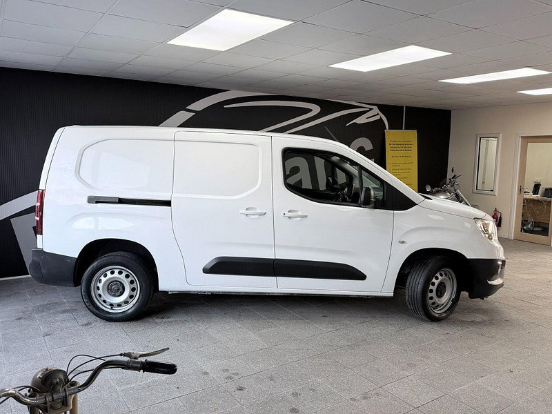 Vauxhall Combo 1.5 Turbo D 2300 Edition Auto L2 H1 Euro 6 (s/s) 4dr 4dr Automatic 2026