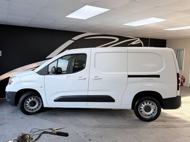 Vauxhall Combo 1.5 Turbo D 2300 Edition Auto L2 H1 Euro 6 (s/s) 4dr 4dr Automatic 2026