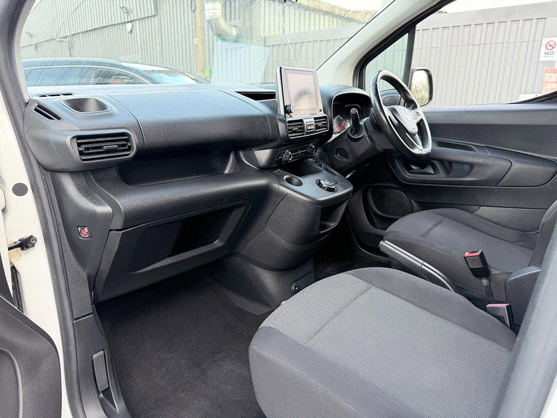 Vauxhall Combo 1.5 Turbo D 2300 Edition Auto L2 H1 Euro 6 (s/s) 4dr 4dr Automatic 2026