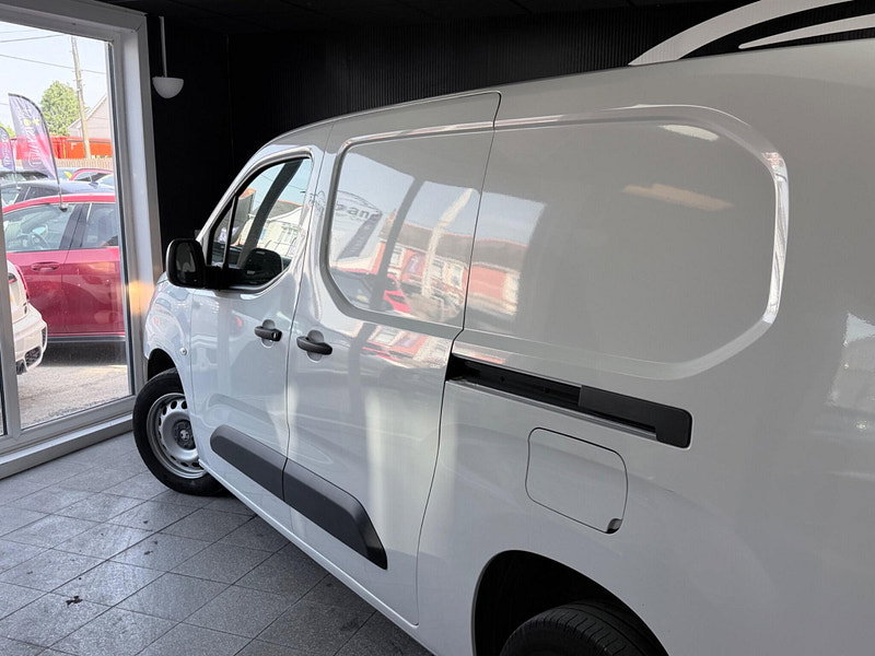 Vauxhall Combo 1.5 Turbo D 2300 Prime XL Panel Van LWB Euro 6 (s/s) 6dr 6dr Manual 2026