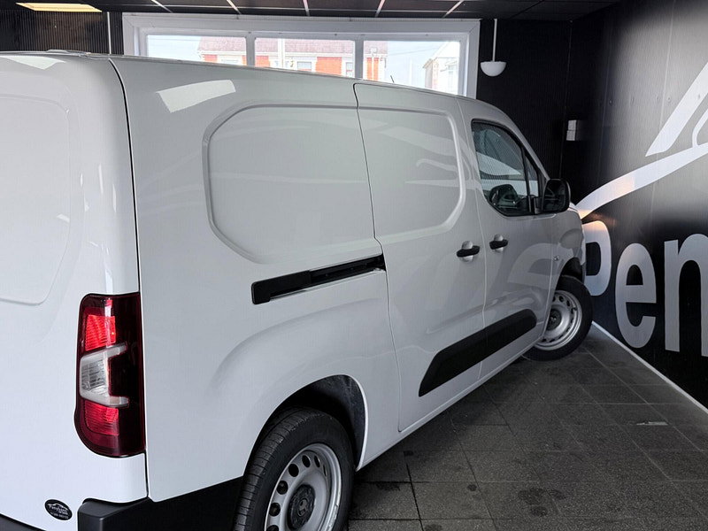 Vauxhall Combo 1.5 Turbo D 2300 Prime XL Panel Van LWB Euro 6 (s/s) 6dr 6dr Manual 2026