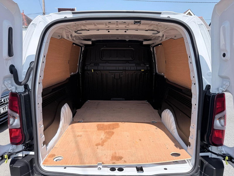 Vauxhall Combo 1.5 Turbo D 2300 Prime XL Panel Van LWB Euro 6 (s/s) 6dr 6dr Manual 2026