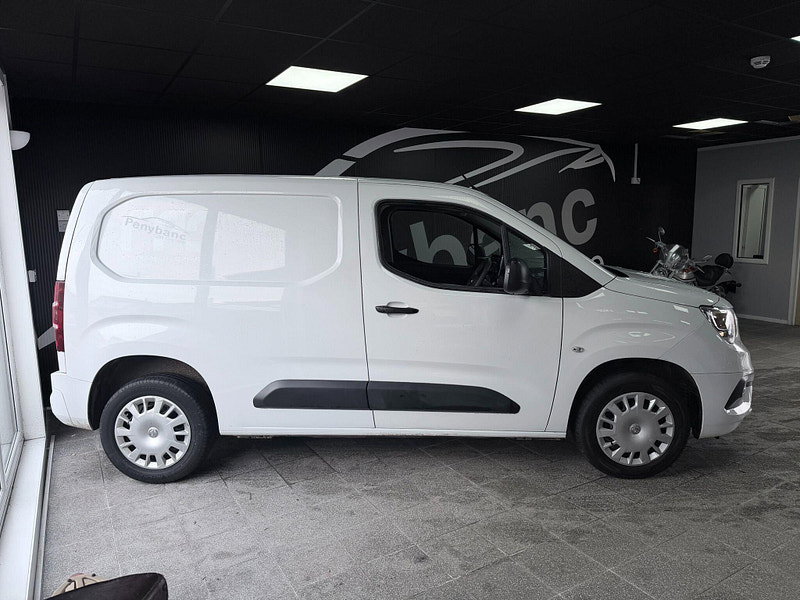 Vauxhall Combo 1.5 Turbo D 2300 Sportive L1 H1 Euro 6 5dr 5dr Manual 2026