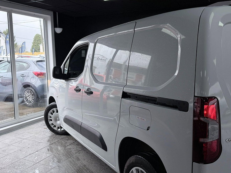Vauxhall Combo 1.5 Turbo D 2300 Sportive L1 H1 Euro 6 5dr 5dr Manual 2026