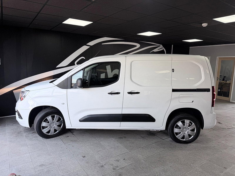 Vauxhall Combo 1.6 Turbo D 2300 Sportive L1 H1 Euro 6 (s/s) 4dr 4dr Manual 2026