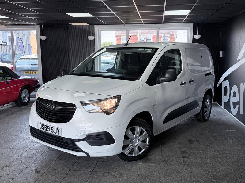 Vauxhall Combo 1.6 Turbo D 2300 Sportive L1 H1 Euro 6 (s/s) 4dr 4dr Manual 2026