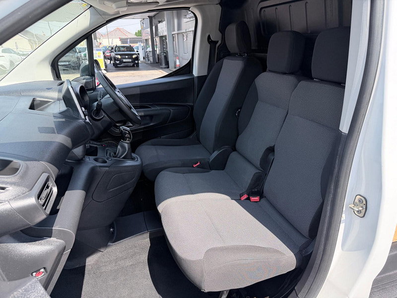 Vauxhall Combo 1.6 Turbo D 2300 Sportive L1 H1 Euro 6 (s/s) 4dr 4dr Manual 2026
