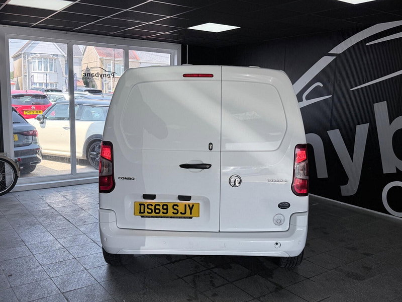 Vauxhall Combo 1.6 Turbo D 2300 Sportive L1 H1 Euro 6 (s/s) 4dr 4dr Manual 2026