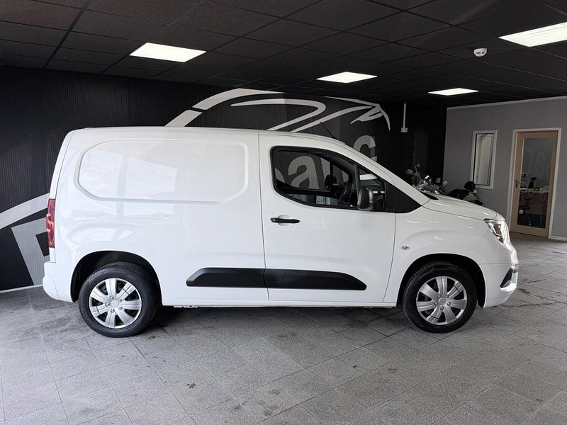 Vauxhall Combo 1.6 Turbo D 2300 Sportive L1 H1 Euro 6 (s/s) 4dr 4dr Manual 2026