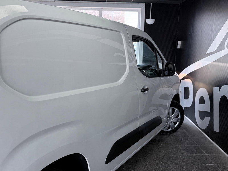 Vauxhall Combo 1.6 Turbo D 2300 Sportive L1 H1 Euro 6 (s/s) 4dr 4dr Manual 2026