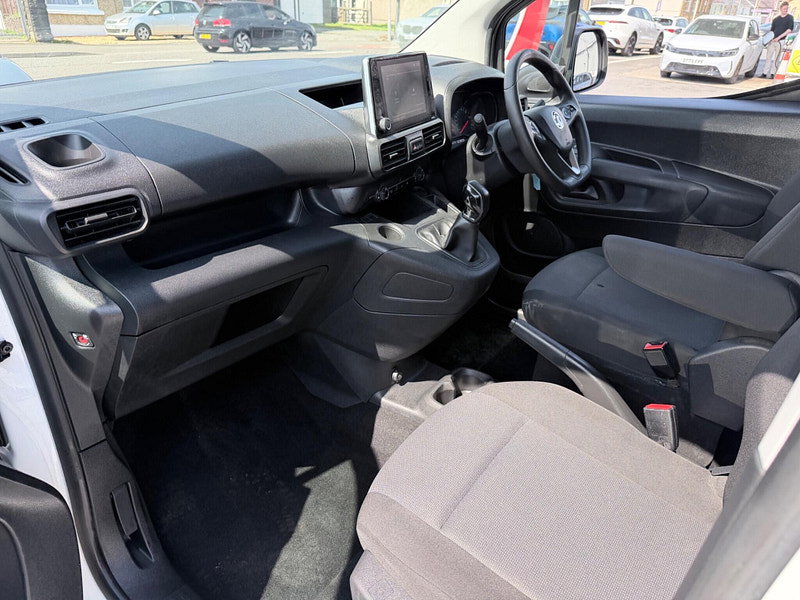 Vauxhall Combo 1.6 Turbo D 2300 Sportive L1 H1 Euro 6 (s/s) 4dr 4dr Manual 2026