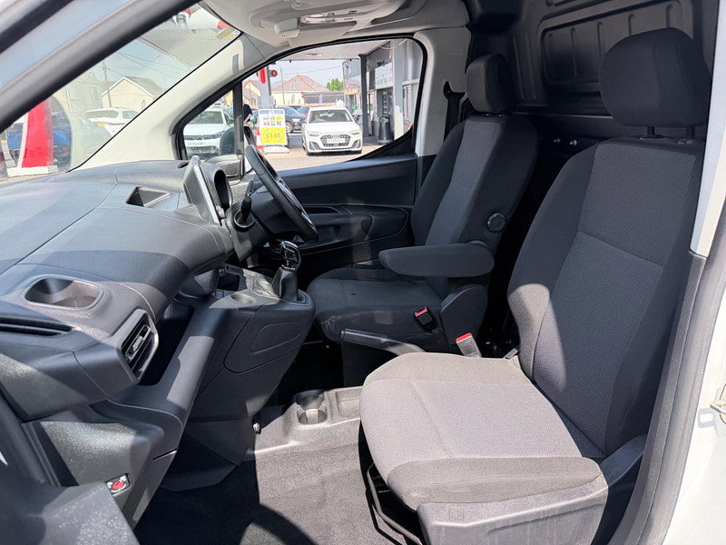 Vauxhall Combo 1.6 Turbo D 2300 Sportive L1 H1 Euro 6 (s/s) 4dr 4dr Manual 2026
