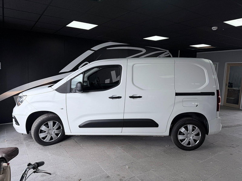 Vauxhall Combo 1.6 Turbo D 2300 Sportive L1 H1 Euro 6 (s/s) 4dr 4dr Manual 2026