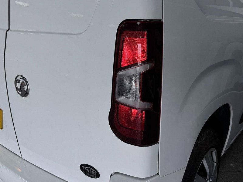 Vauxhall Combo 1.6 Turbo D 2300 Sportive L1 H1 Euro 6 (s/s) 4dr 4dr Manual 2026