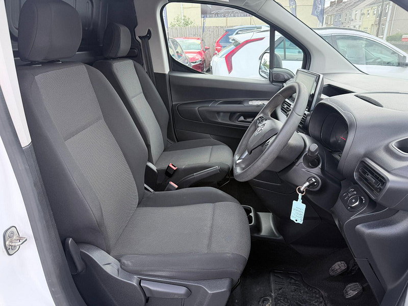Vauxhall Combo 1.6 Turbo D 2300 Sportive L1 H1 Euro 6 (s/s) 4dr 4dr Manual 2026