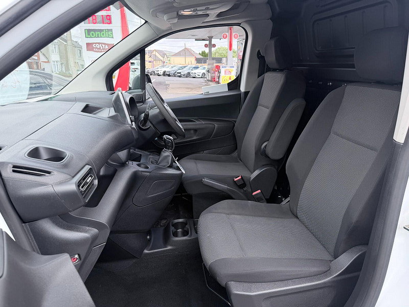Vauxhall Combo 1.6 Turbo D 2300 Sportive L1 H1 Euro 6 (s/s) 4dr 4dr Manual 2026