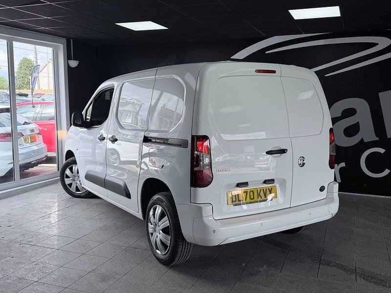 Vauxhall Combo 1.6 Turbo D 2300 Sportive L1 H1 Euro 6 (s/s) 4dr 4dr Manual 2026