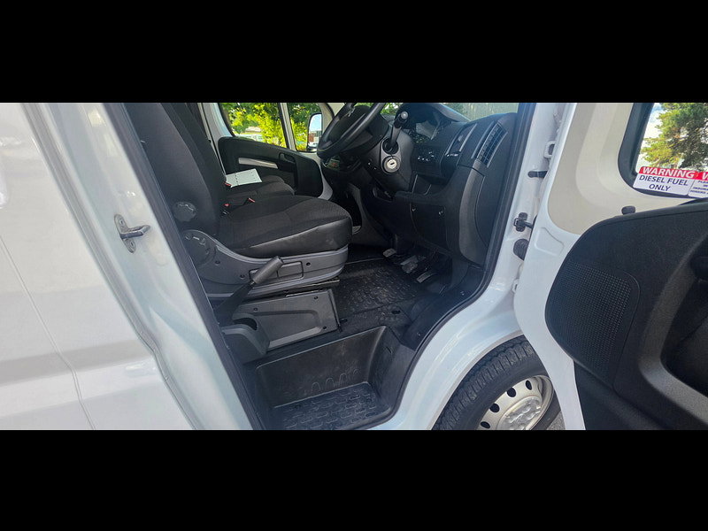 Citroen Relay 2.2 BlueHDi 35 Enterprise Edition Panel Van 5dr Diesel Manual L3 High Roof Euro 6 (s/s) (140 ps)