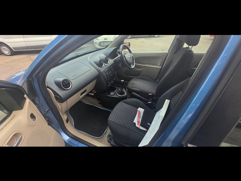 Ford Fiesta 1.4 Ghia Hatchback 5dr Petrol Manual (153 g/km, 79 bhp)