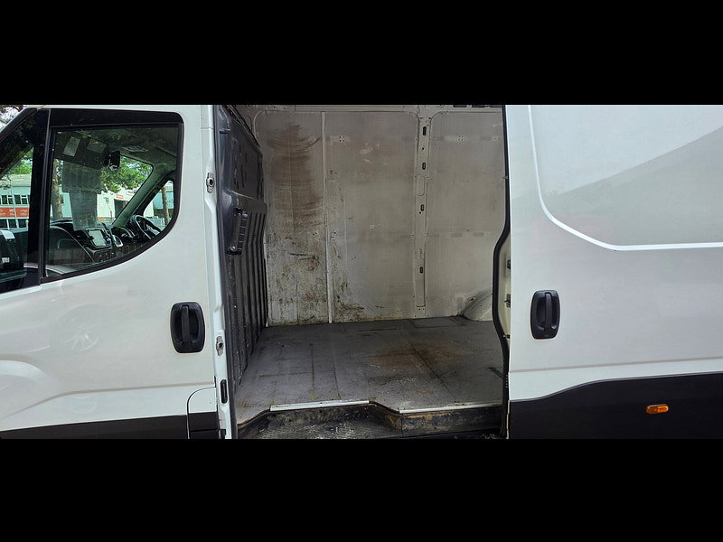 IVECO DAILY 2.3D HPI 14V 35S 3520 Panel Van 5dr Diesel Manual MWB H2 Euro 6 (s/s) (136 ps)