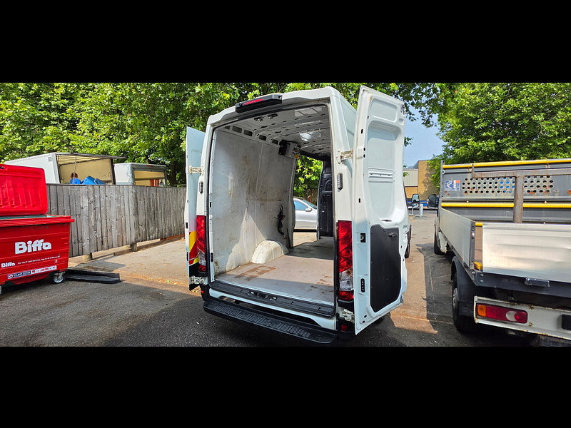 IVECO DAILY 2.3D HPI 14V 35S 3520 Panel Van 5dr Diesel Manual MWB H2 Euro 6 (s/s) (136 ps)