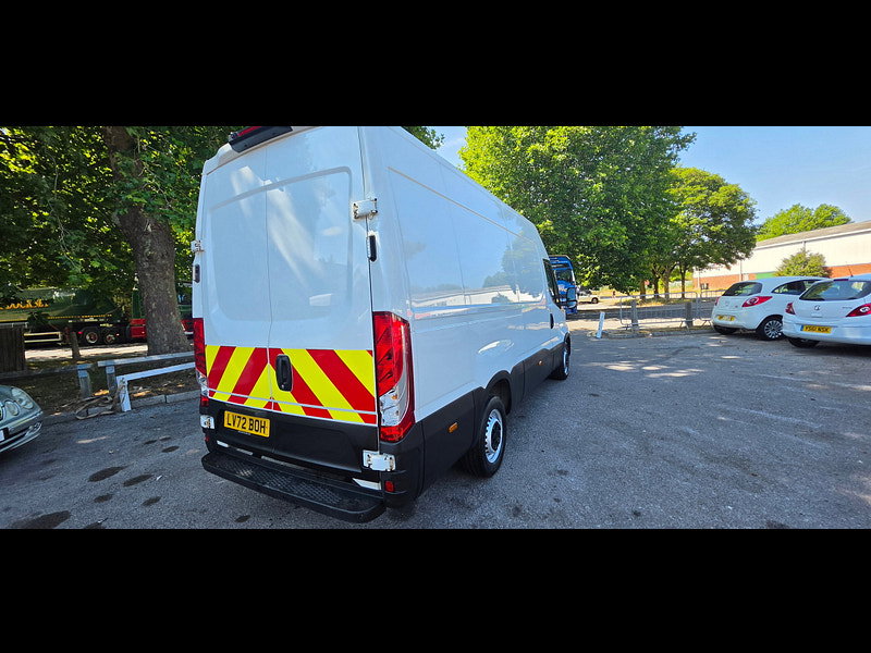 IVECO DAILY 2.3D HPI 14V 35S 3520 Panel Van 5dr Diesel Manual MWB H2 Euro 6 (s/s) (136 ps)