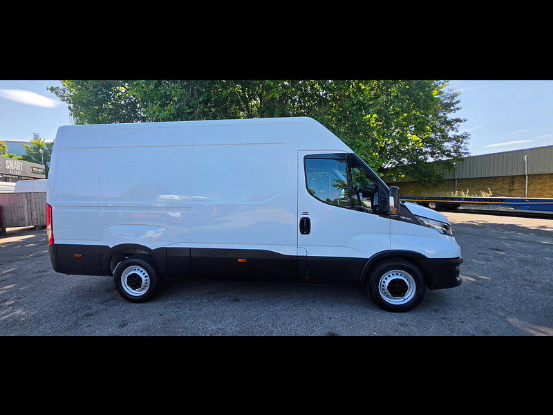 IVECO DAILY 2.3D HPI 14V 35S 3520 Panel Van 5dr Diesel Manual MWB H2 Euro 6 (s/s) (136 ps)