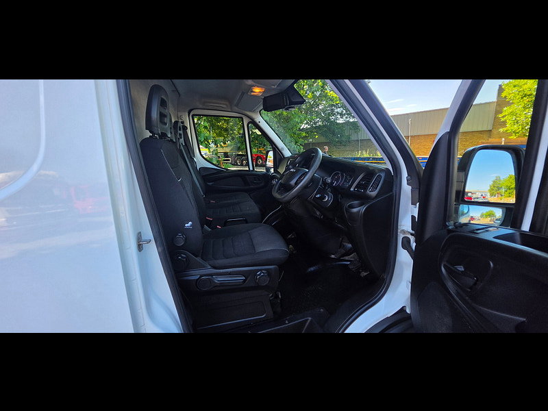 IVECO DAILY 2.3D HPI 14V 35S 3520 Panel Van 5dr Diesel Manual MWB H2 Euro 6 (s/s) (136 ps)