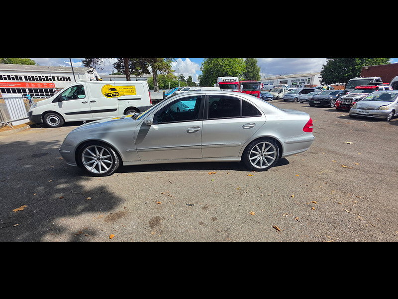 Mercedes-Benz E Class 2.7 E270 CDI Avantgarde Saloon 4dr Diesel Automatic (209 bhp)