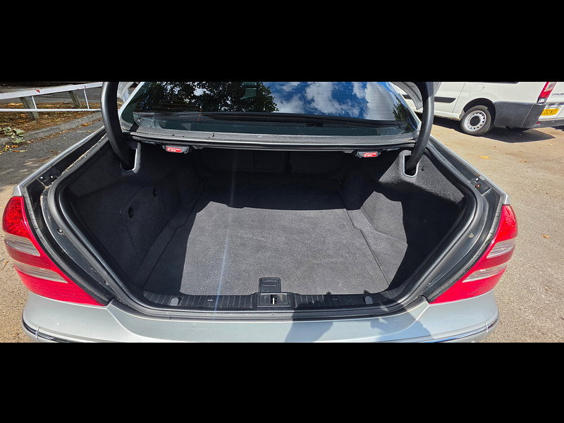 Mercedes-Benz E Class 2.7 E270 CDI Avantgarde Saloon 4dr Diesel Automatic (209 bhp)