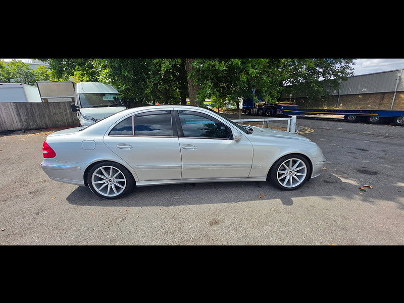 Mercedes-Benz E Class 2.7 E270 CDI Avantgarde Saloon 4dr Diesel Automatic (209 bhp)