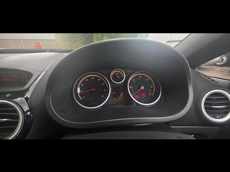 Vauxhall Corsa 1.4i 16v SXi Hatchback 3dr Petrol Manual (129 g/km, 99 bhp)