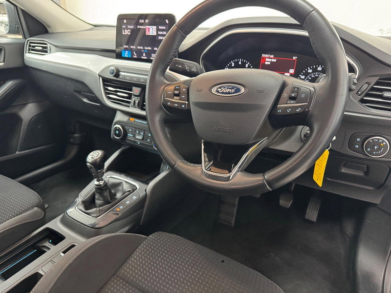 Ford Focus 1.0T EcoBoost Zetec Euro 6 (s/s) 5dr 5dr Manual 2026