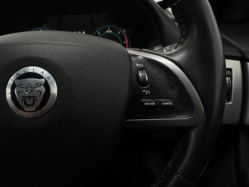 Jaguar XF 2.2d Luxury Auto Euro 5 (s/s) 4dr 4dr Automatic 2026