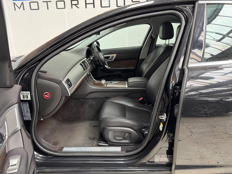 Jaguar XF 2.2d Luxury Auto Euro 5 (s/s) 4dr 4dr Automatic 2026