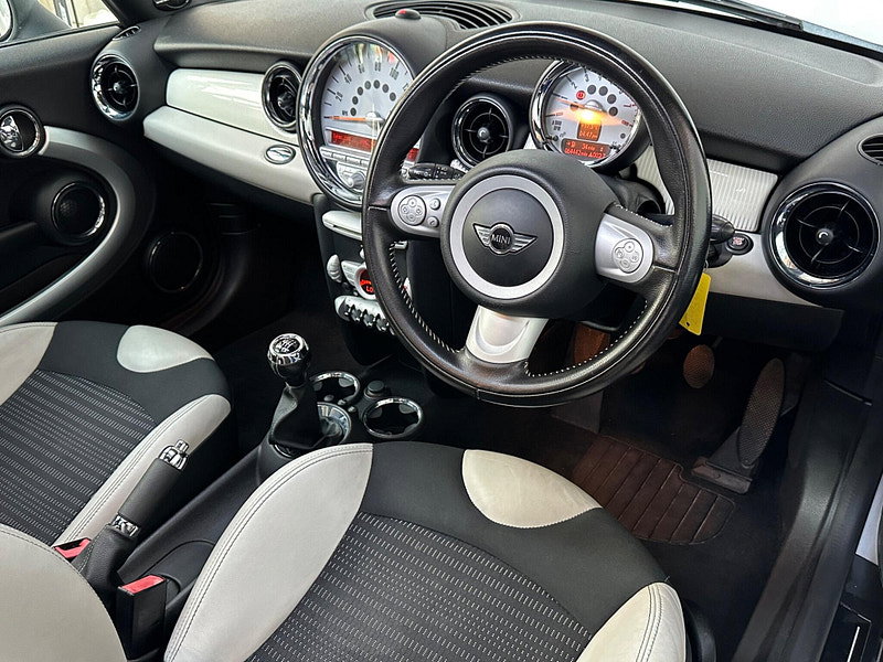 MINI Hatch 1.6 Cooper Camden Euro 5 3dr 3dr Manual 2026