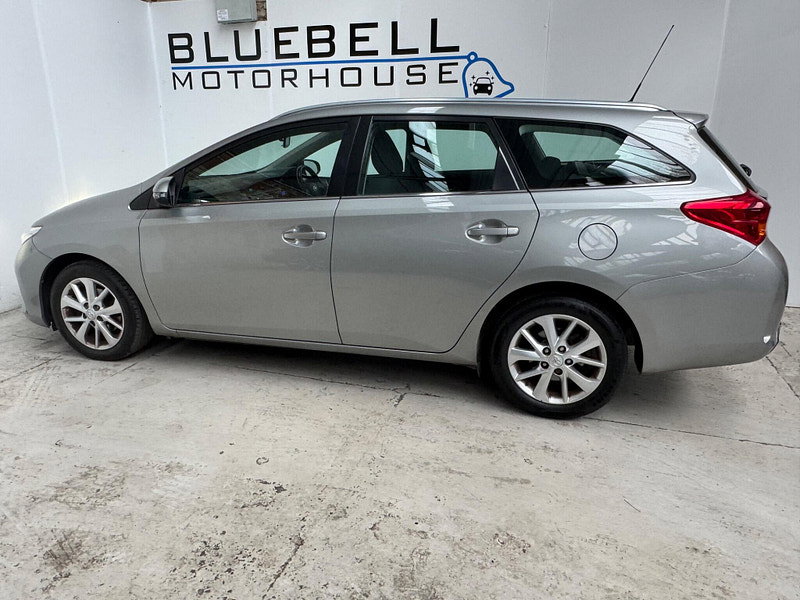 Toyota Auris 1.4 D-4D Icon Touring Sports Euro 5 (s/s) 5dr 5dr Manual 2026