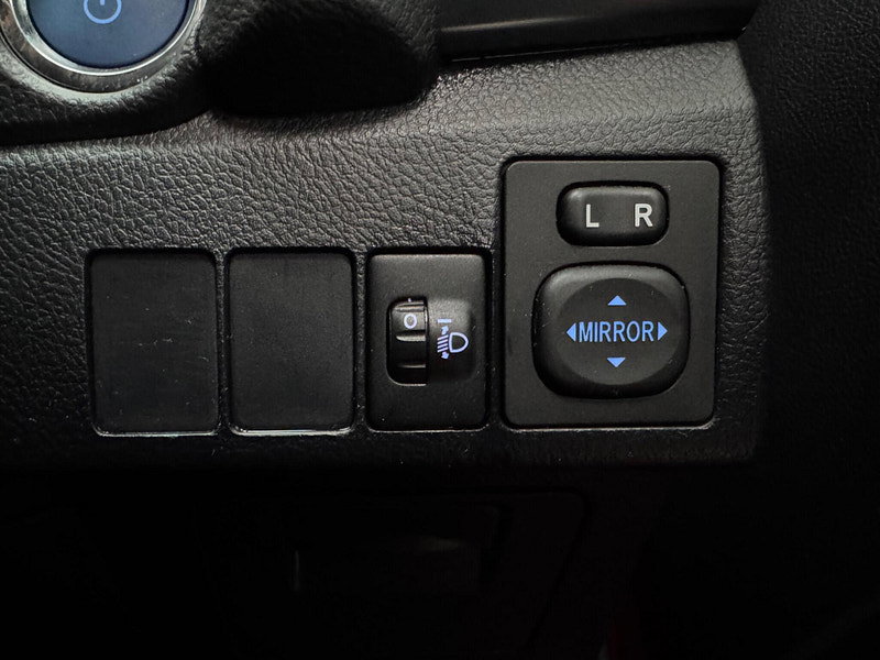 Toyota Auris 1.8 VVT-h Icon CVT Euro 5 (s/s) 5dr 5dr Automatic 2026