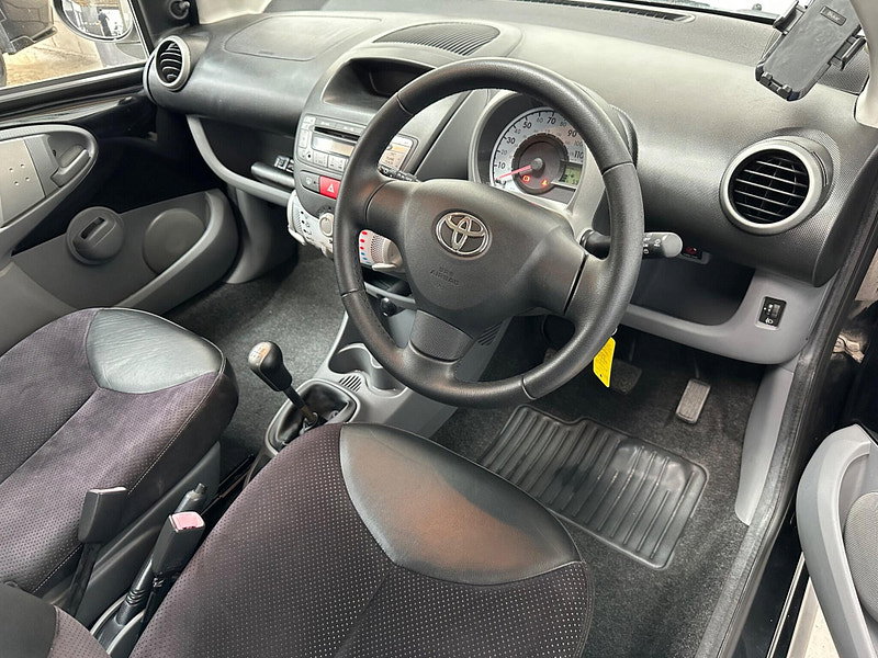 Toyota Aygo 1.0 VVT-i Black Euro 4 5dr (AC) 5dr Manual 2026