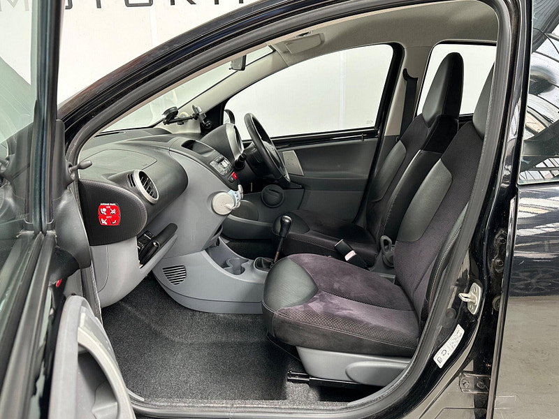 Toyota Aygo 1.0 VVT-i Black Euro 4 5dr (AC) 5dr Manual 2026